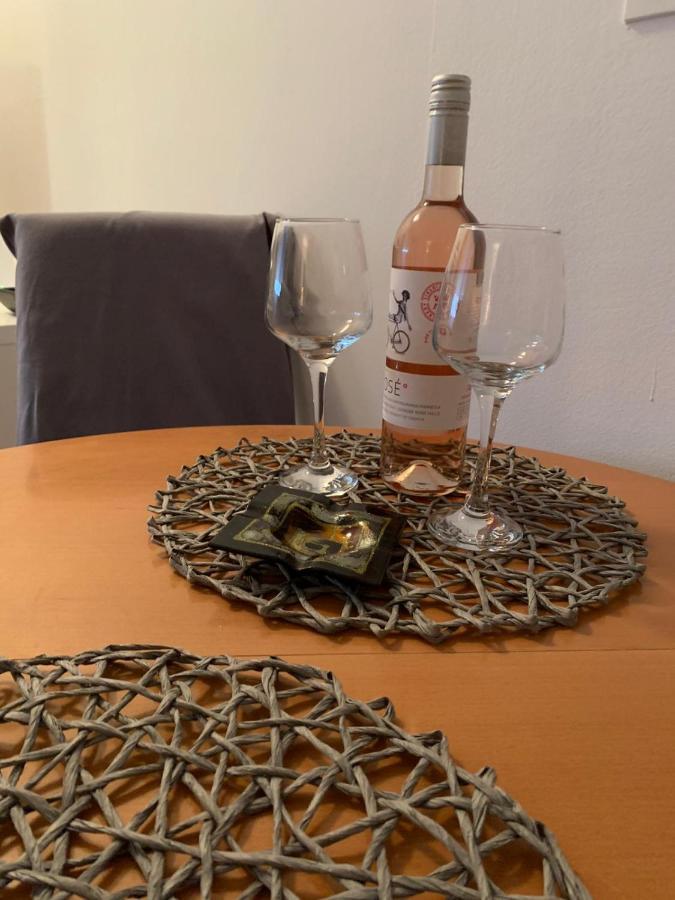 Sarmantni Apartman Malecka 2 Zagabria Esterno foto