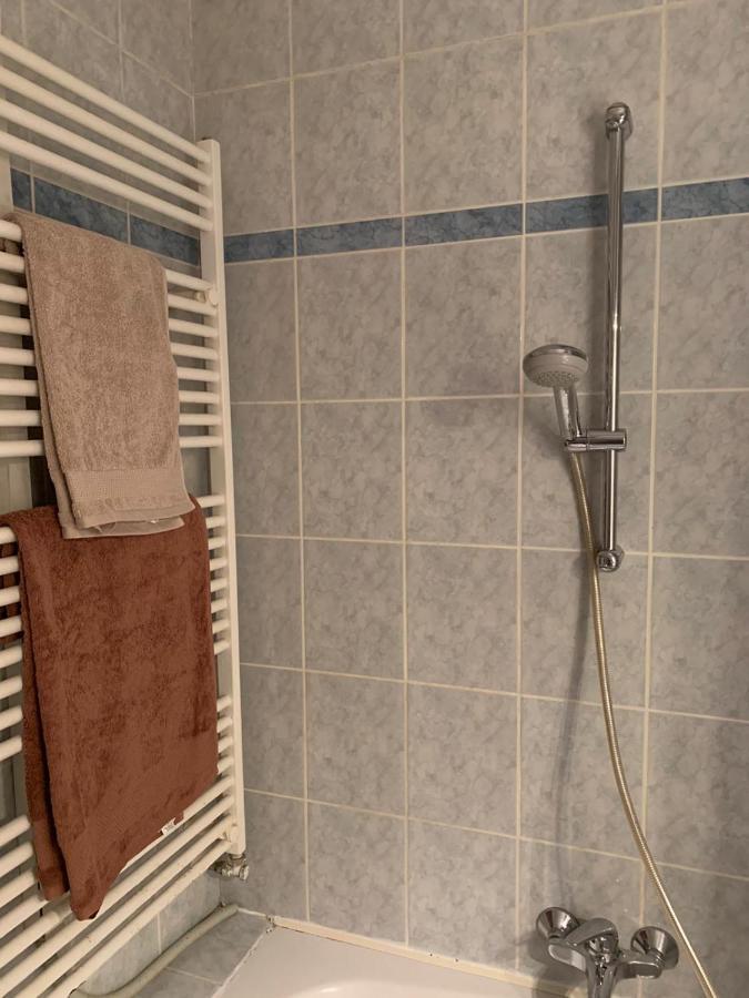 Sarmantni Apartman Malecka 2 Zagabria Esterno foto